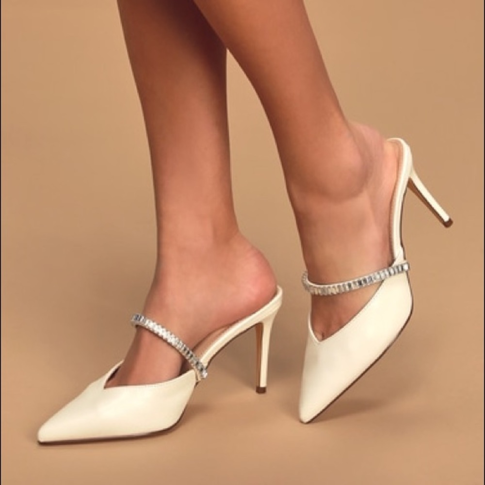 White pointed toe mule heels size 9